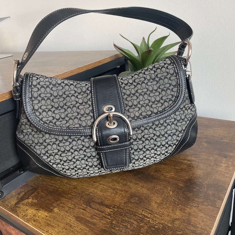 Coach Signature SoHo Flap F10296